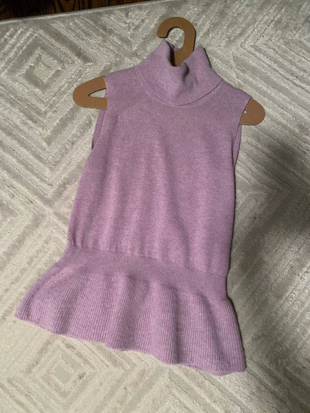 Veronica Beard Sleeveless Turtleneck Peplum Sweater - Lilac